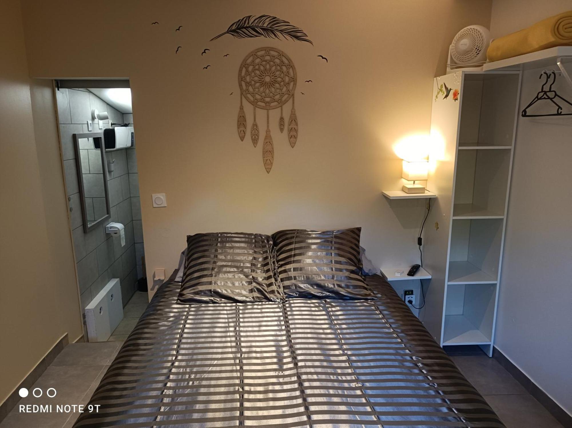 Ecoutez Les Oiseaux Hotel Lunel  Exterior photo