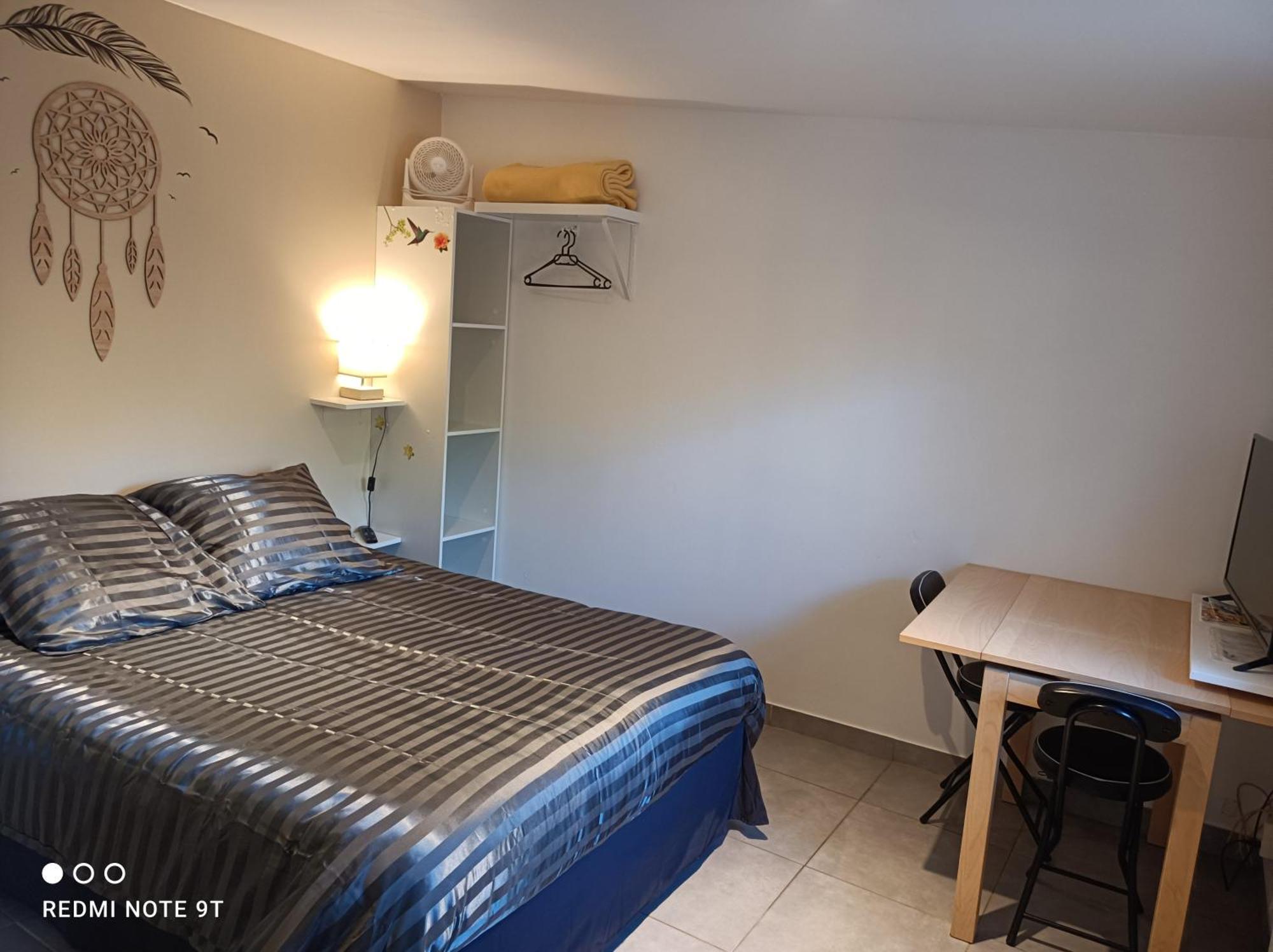 Ecoutez Les Oiseaux Hotel Lunel  Exterior photo